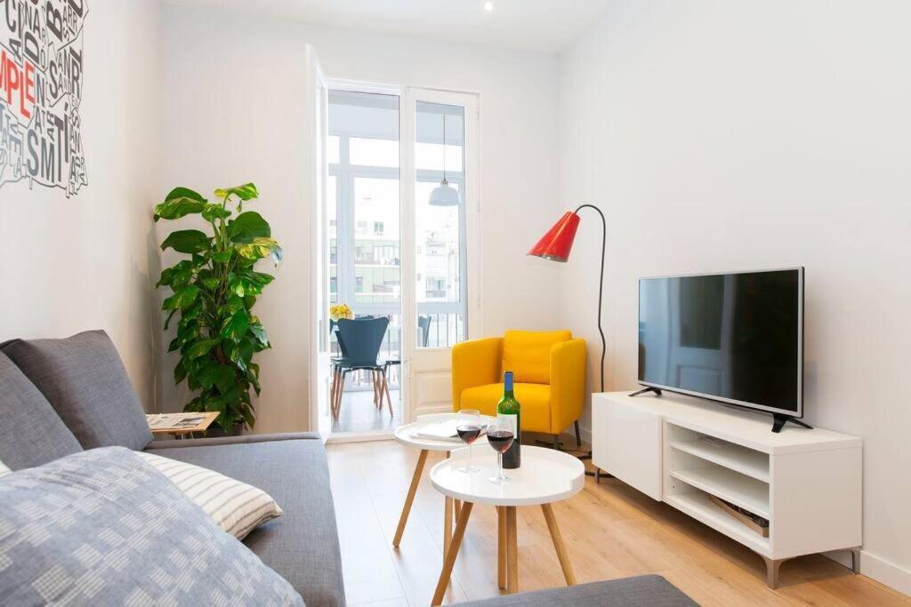 Perfectly Located 4Bed 4Bath Apartment In Barcelona 3 1 Esterno foto