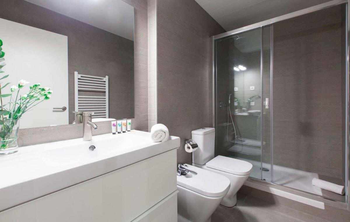 Perfectly Located 4Bed 4Bath Apartment In Barcelona 3 1 Esterno foto