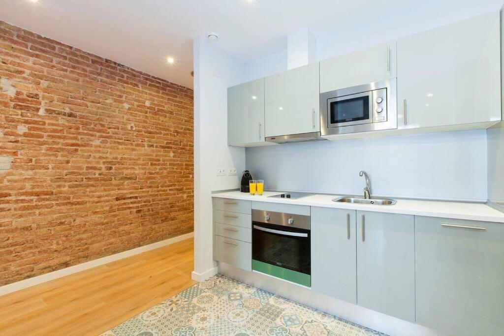 Perfectly Located 4Bed 4Bath Apartment In Barcelona 3 1 Esterno foto