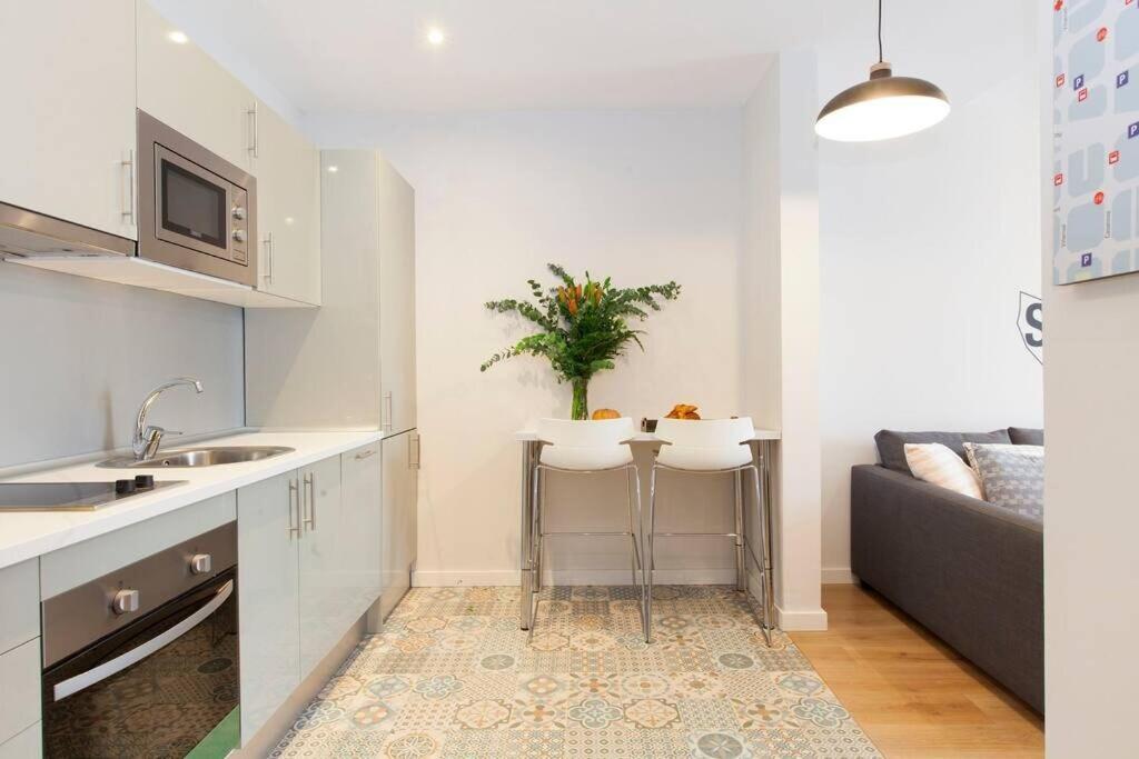 Perfectly Located 4Bed 4Bath Apartment In Barcelona 3 1 Esterno foto