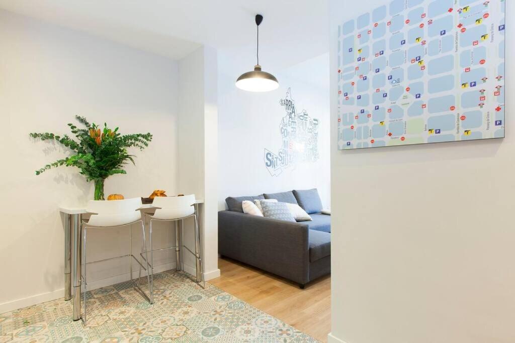 Perfectly Located 4Bed 4Bath Apartment In Barcelona 3 1 Esterno foto