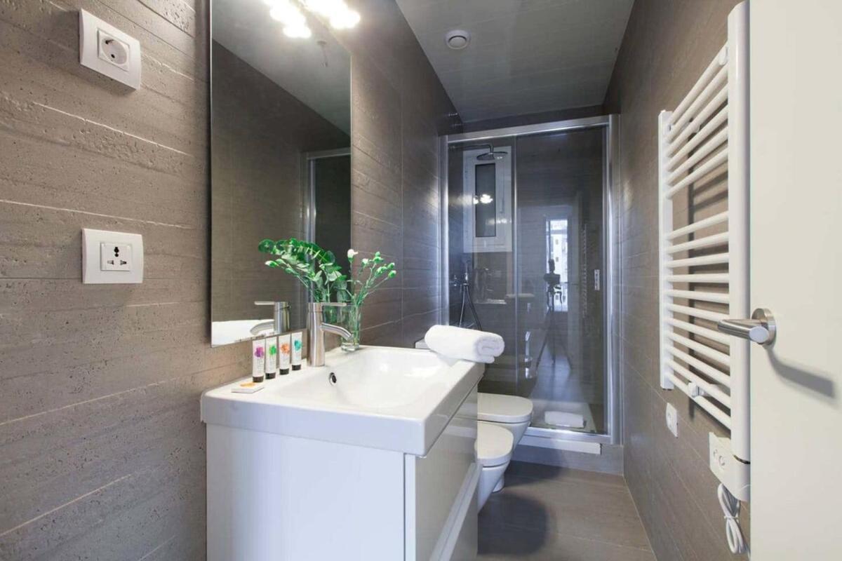 Perfectly Located 4Bed 4Bath Apartment In Barcelona 3 1 Esterno foto