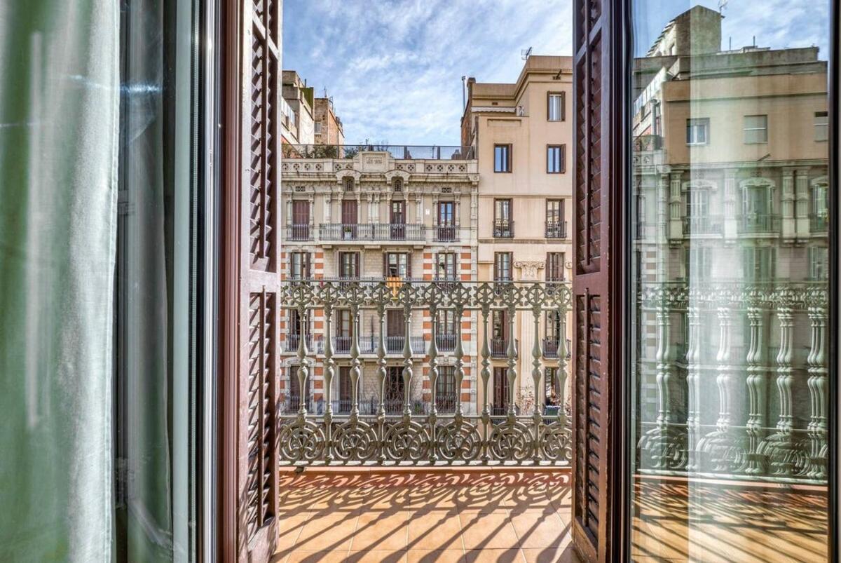 Perfectly Located 4Bed 4Bath Apartment In Barcelona 3 1 Esterno foto